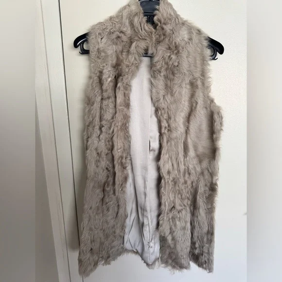 Zara Real Fur Vest in Beige - Picture 2 of 8